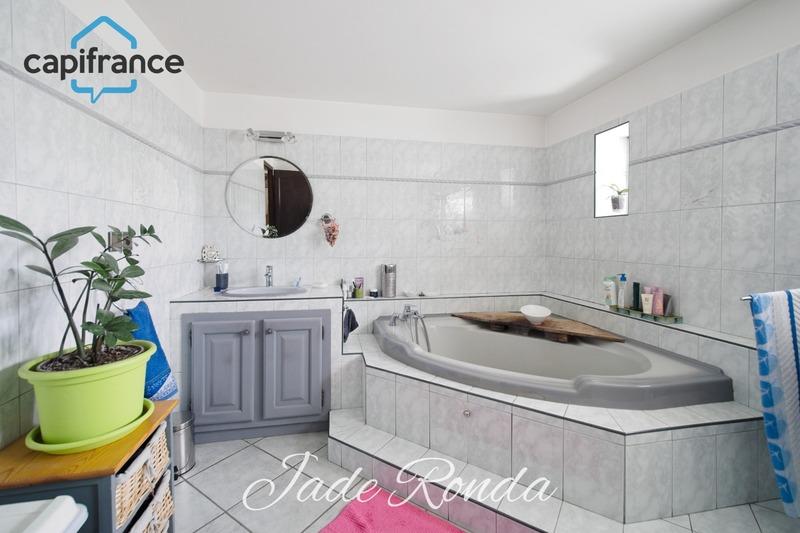 Maison - 365 m² - 11 pièces