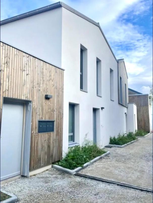 Maison - 95 m² - 4 pièces