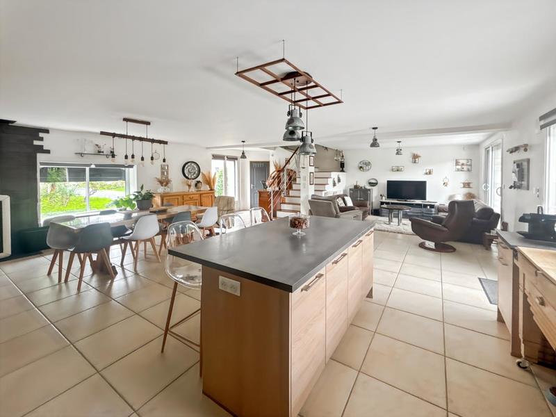 Maison - 192 m² - 6 pièces