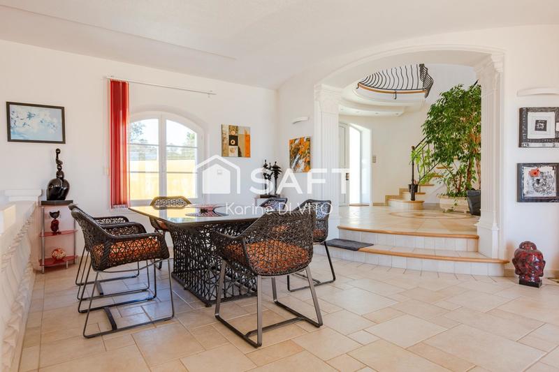 Villa - 700 m² - 12 pièces