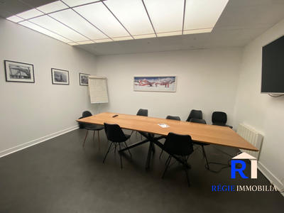 Bureau - 229 m² - 7 pièces