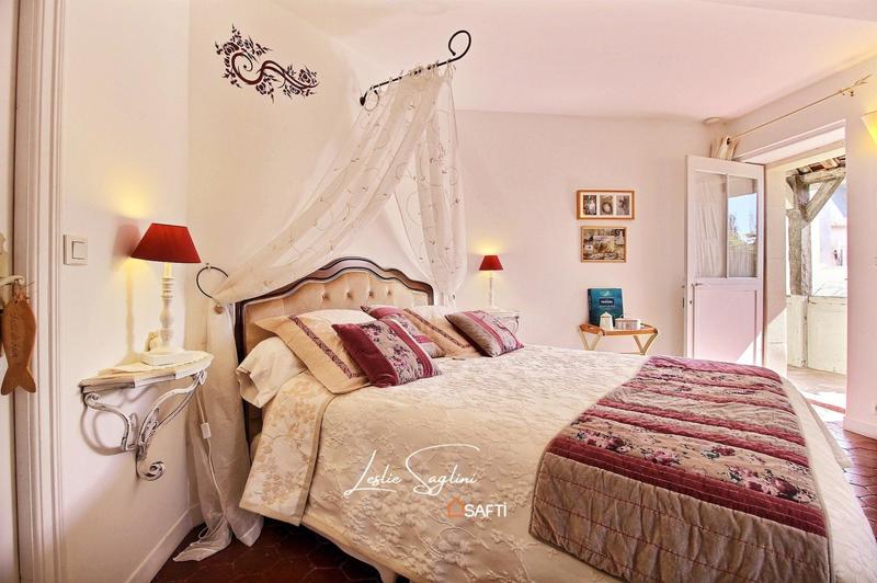 Maison - 462 m² - 17 pièces