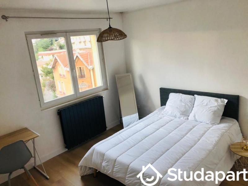 Chambre - 11 m² - 1 pièce