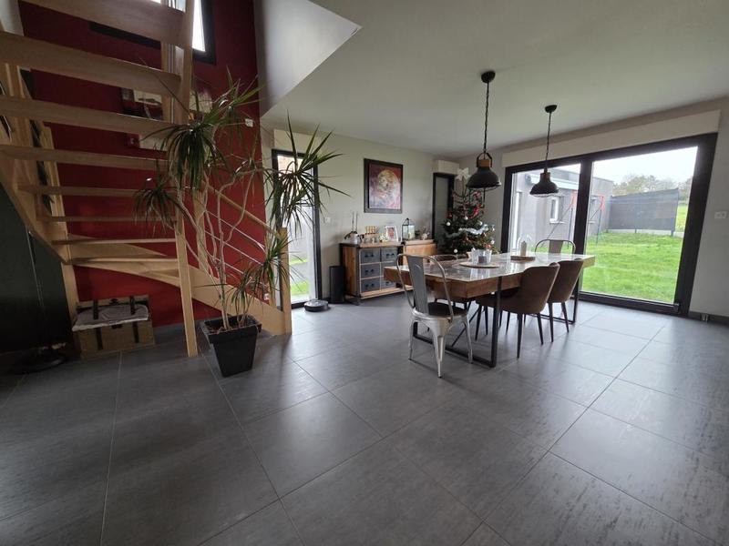 Pavillon - 150 m² - 6 pièces