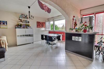 Appartement - 80 m² - 4 pièces