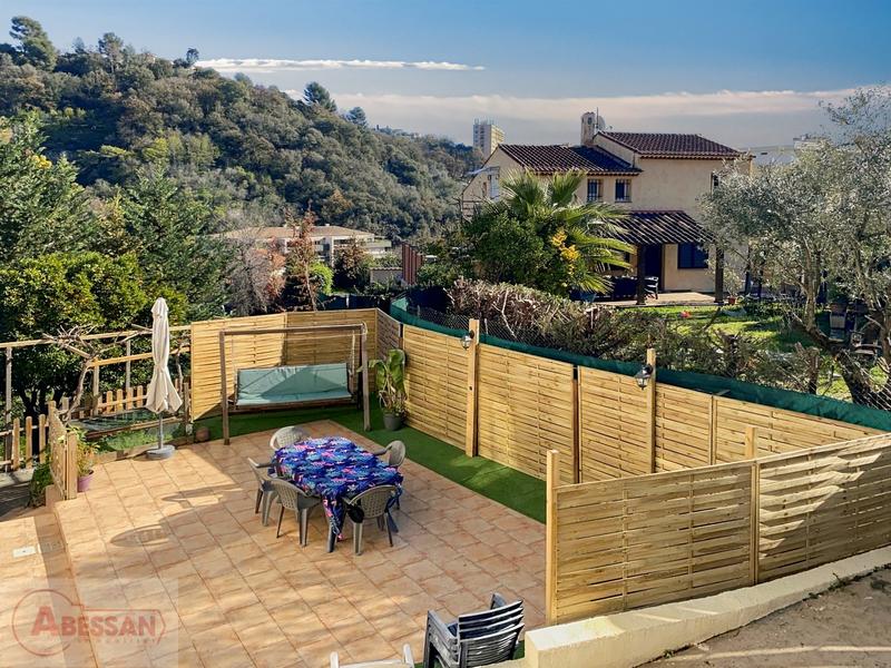 Maison - 200 m² - 7 pièces