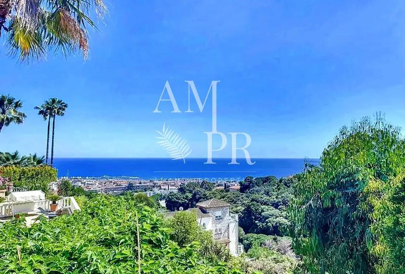 Villa - 230 m² - 9 pièces