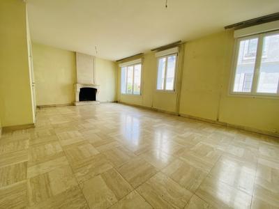 Maison traditionnelle - 162 m² - 7 pièces