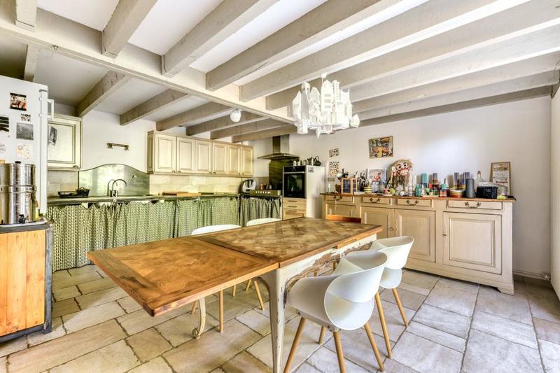 Maison - 280 m² - 11 pièces