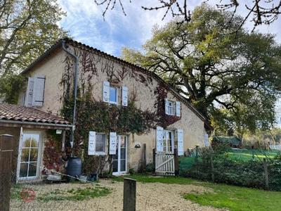 Propriété - 356 m² - 15 pièces