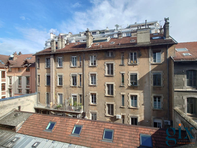 Appartement - 180 m² - 7 pièces