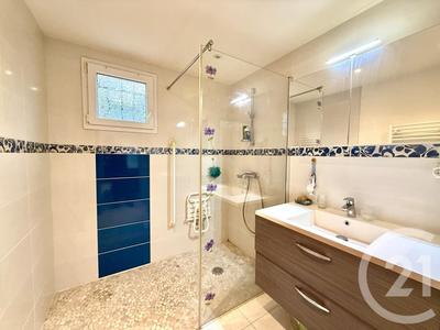 Villa - 134 m² - 6 pièces