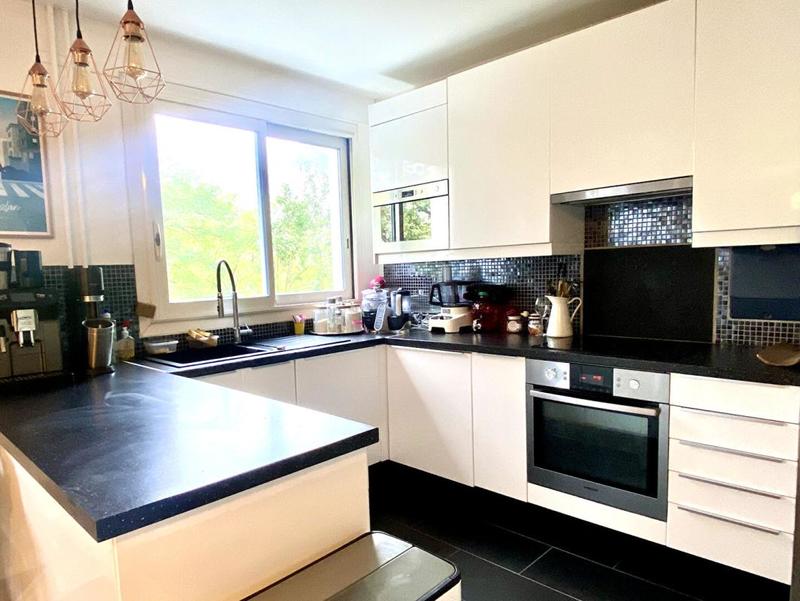 Appartement - 77 m² - 4 pièces