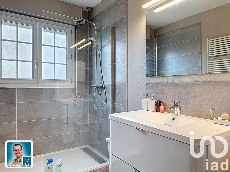 Maison - 237 m² - 9 pièces