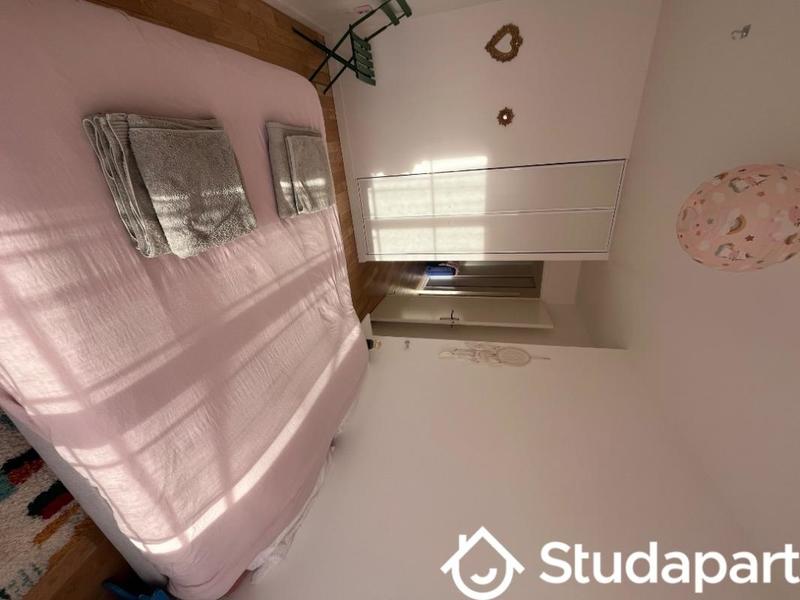 Chambre - 12 m² - 1 pièce