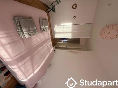 Chambre - 12 m² - 1 pièce