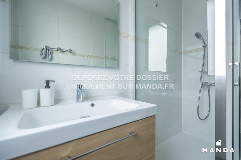 Chambre - 11 m² - 5 pièces