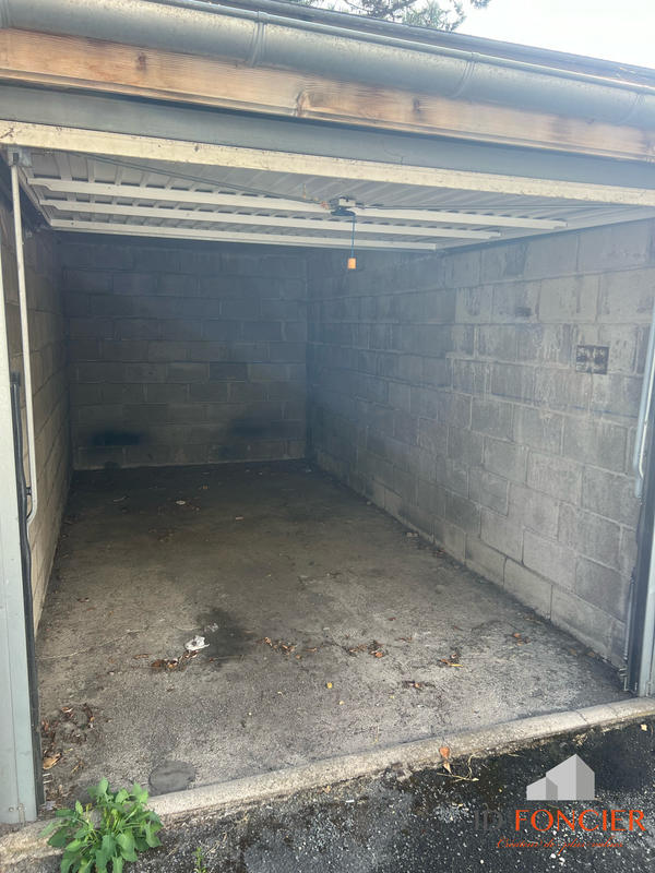 Parking / Garage - 14 m²