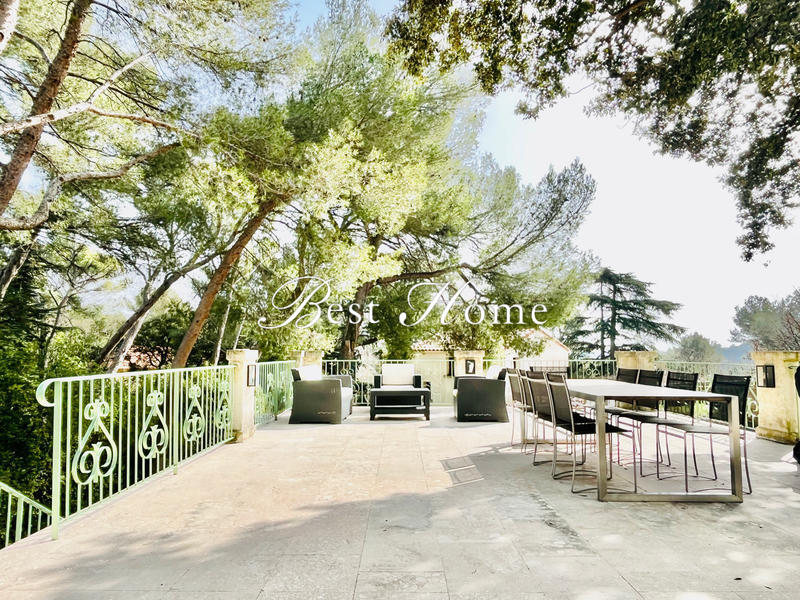 Maison - 170 m² - 6 pièces