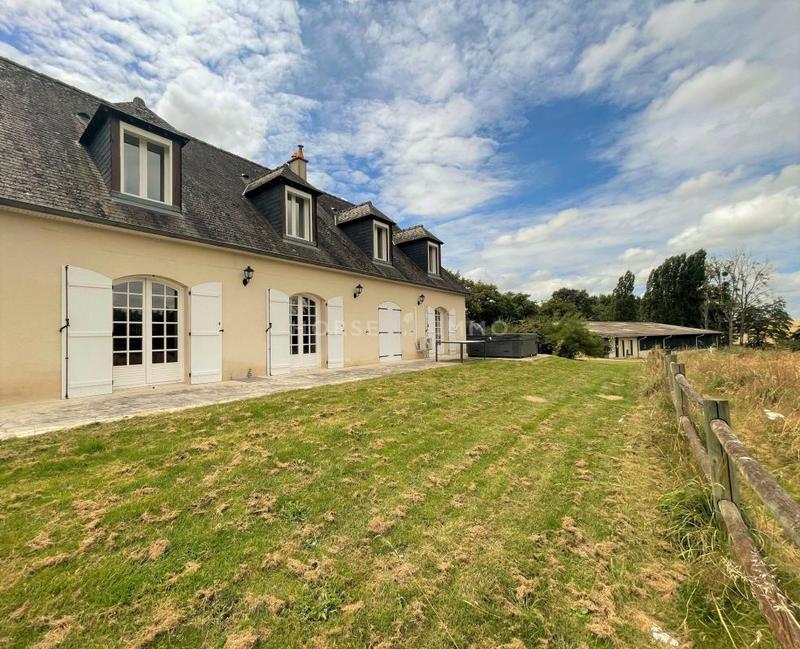 Maison de domaine équestre - 345 m² - 7 pièces