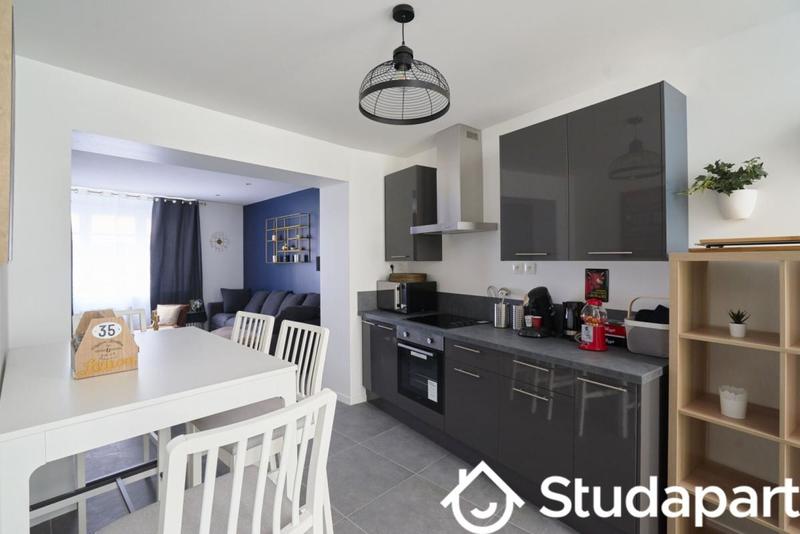 Chambre - 11 m² - 1 pièce