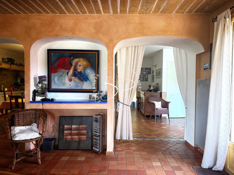 Maison - 301 m² - 13 pièces