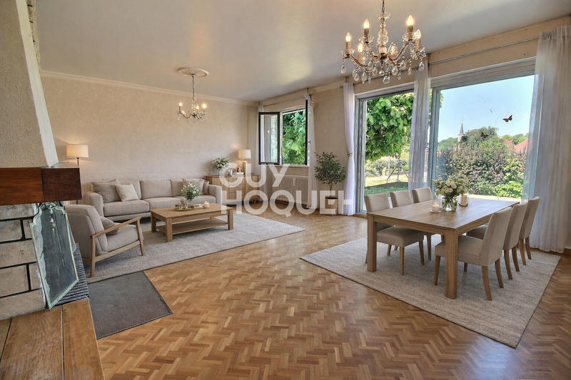 Maison - 218 m² - 9 pièces