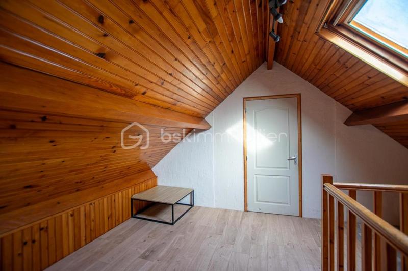 Maison traditionnelle - 167 m² - 7 pièces