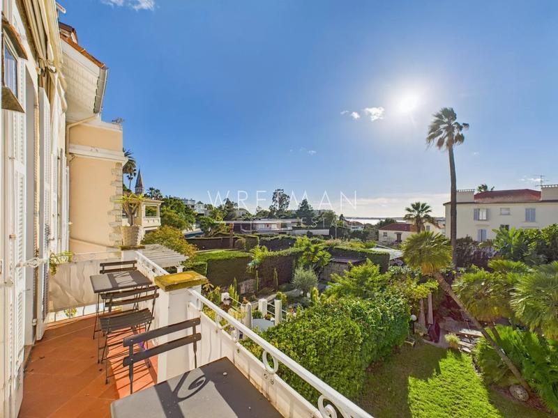 Appartement - 111 m² - 3 pièces