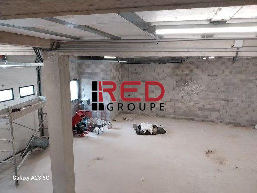 Entrepôt - 230 m²