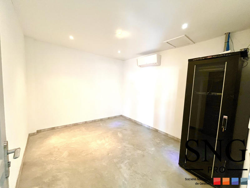 Bureau - 154 m² - 7 pièces