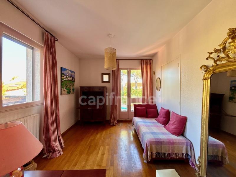 Maison - 245 m² - 10 pièces