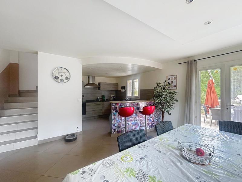 Maison - 110 m² - 4 pièces