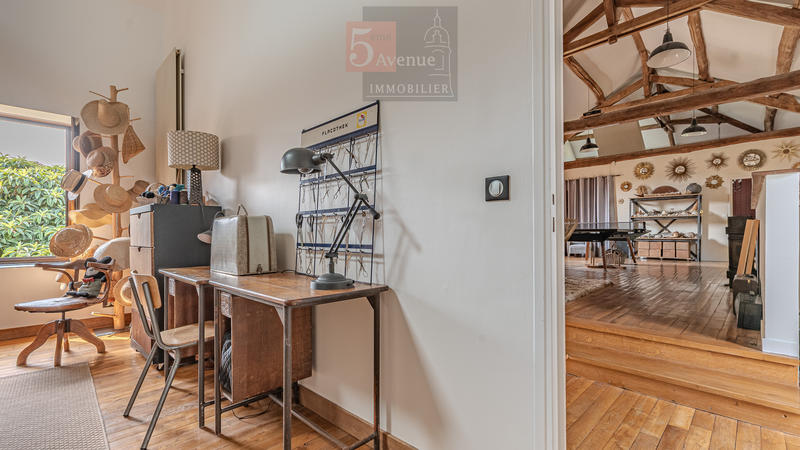 Maison - 550 m² - 15 pièces