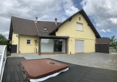 Maison - 195 m² - 7 pièces