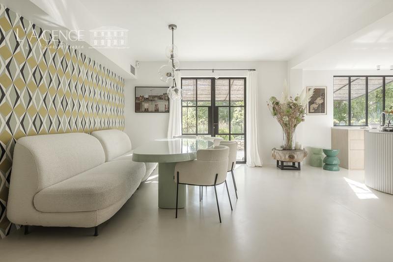 Maison - 380 m² - 9 pièces