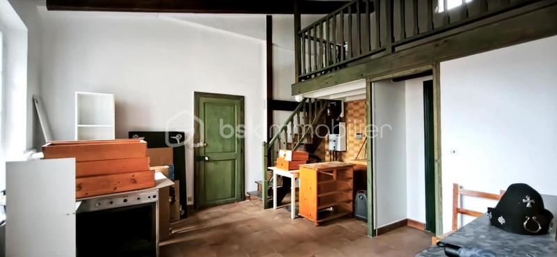 Studio - 123 m² - 5 pièces