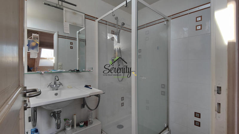 Maison - 277 m² - 10 pièces