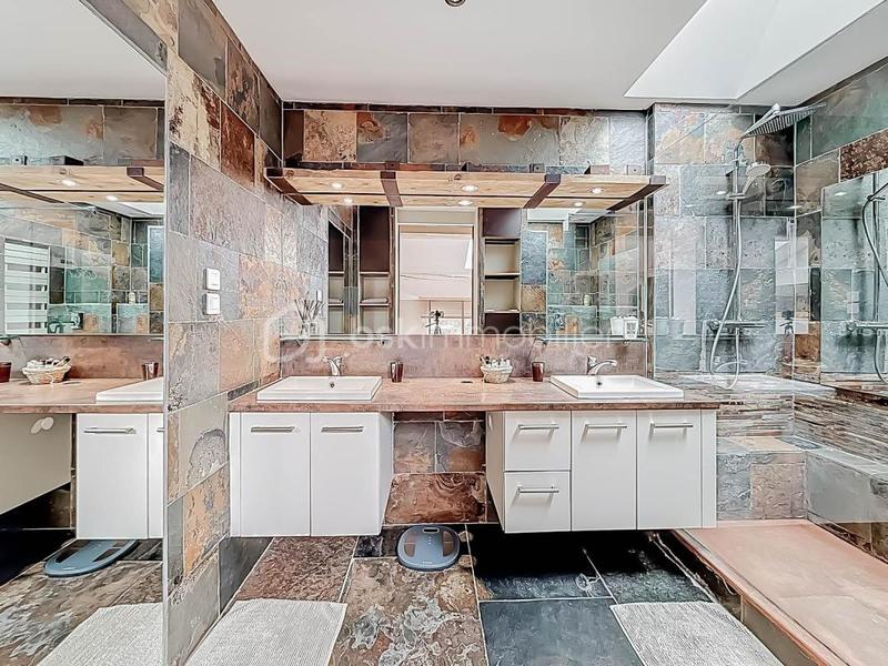 Maison en pierre - 260 m² - 6 pièces