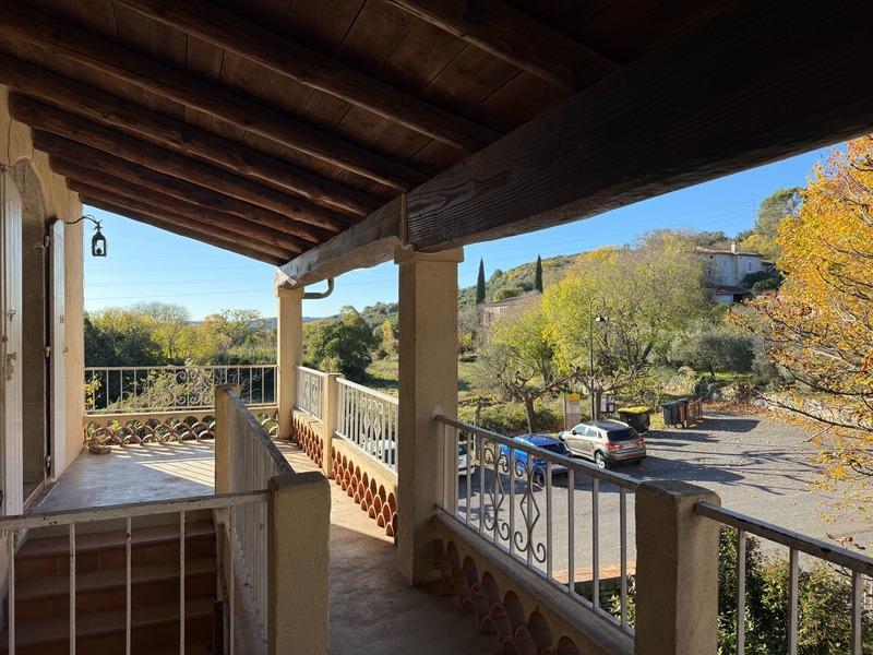 Maison - 250 m² - 10 pièces