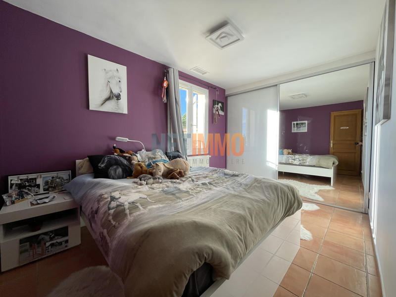 Villa - 200 m² - 9 pièces