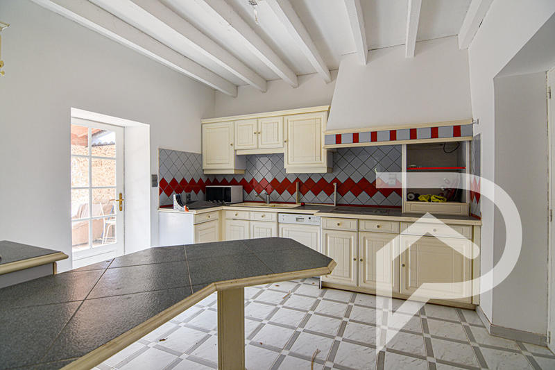 Maison - 240 m² - 6 pièces