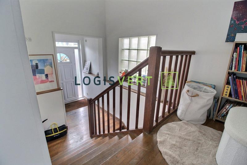 Maison - 147 m² - 8 pièces