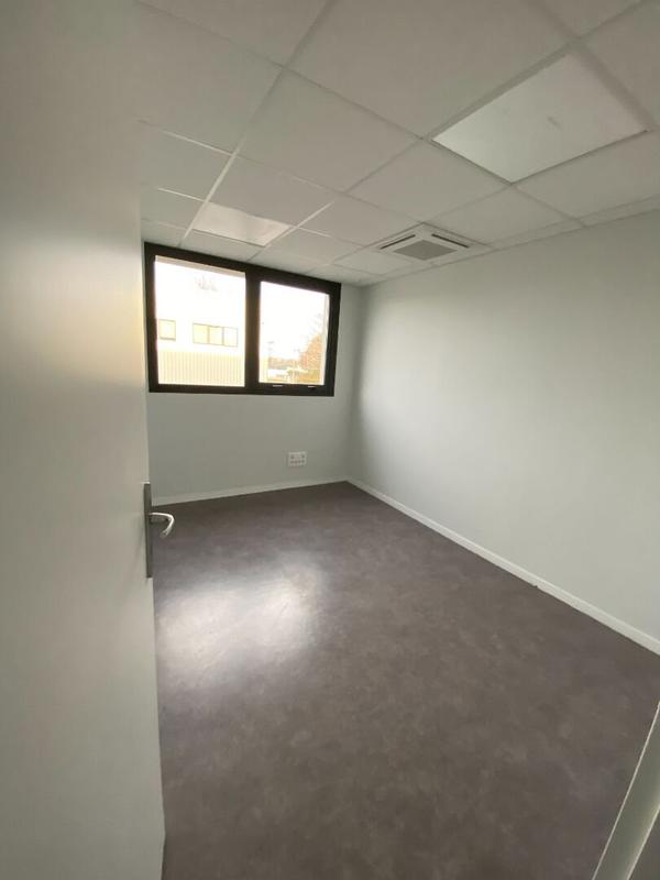 Local commercial - 1 219 m²