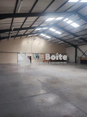 Entrepôt - 850 m²
