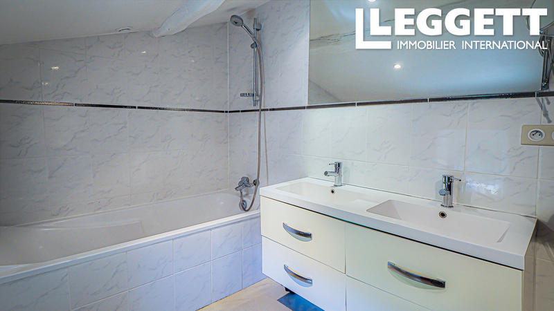 Demeure - 225 m² - 8 pièces