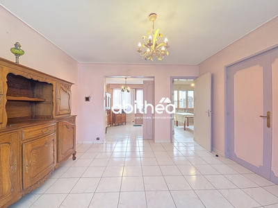 Maison - 90 m² - 4 pièces