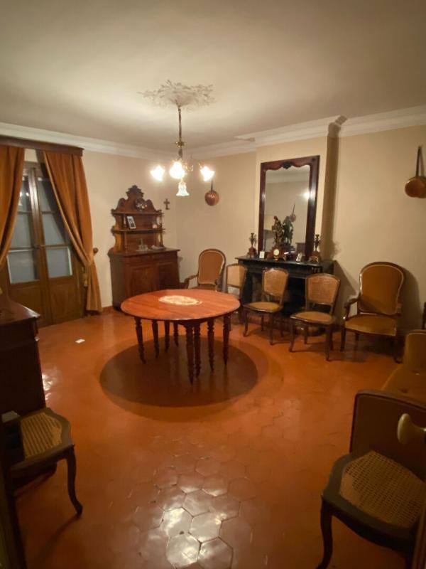 Maison - 250 m² - 13 pièces