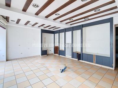Local d'activités - 104 m²