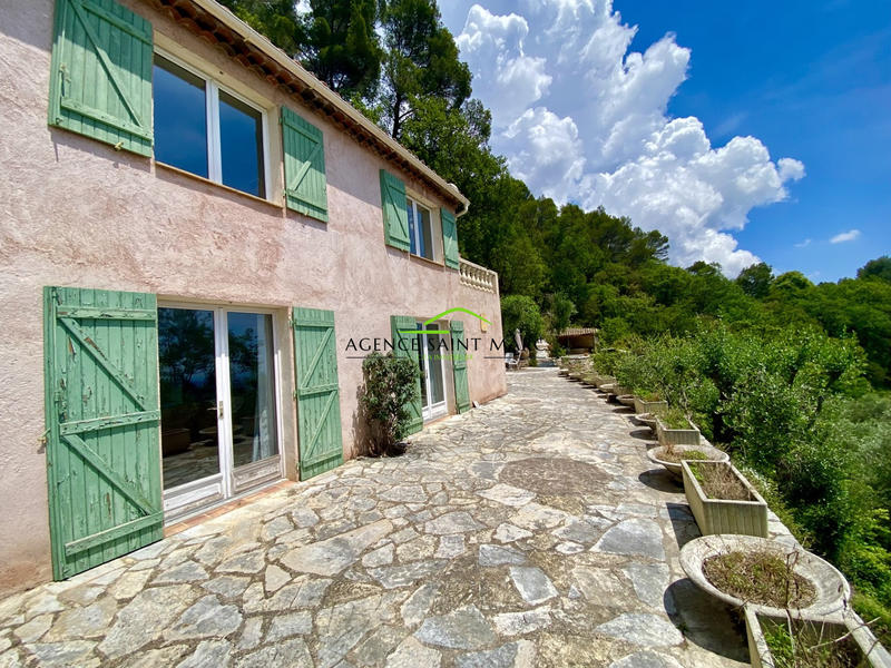 Maison - 221 m² - 5 pièces